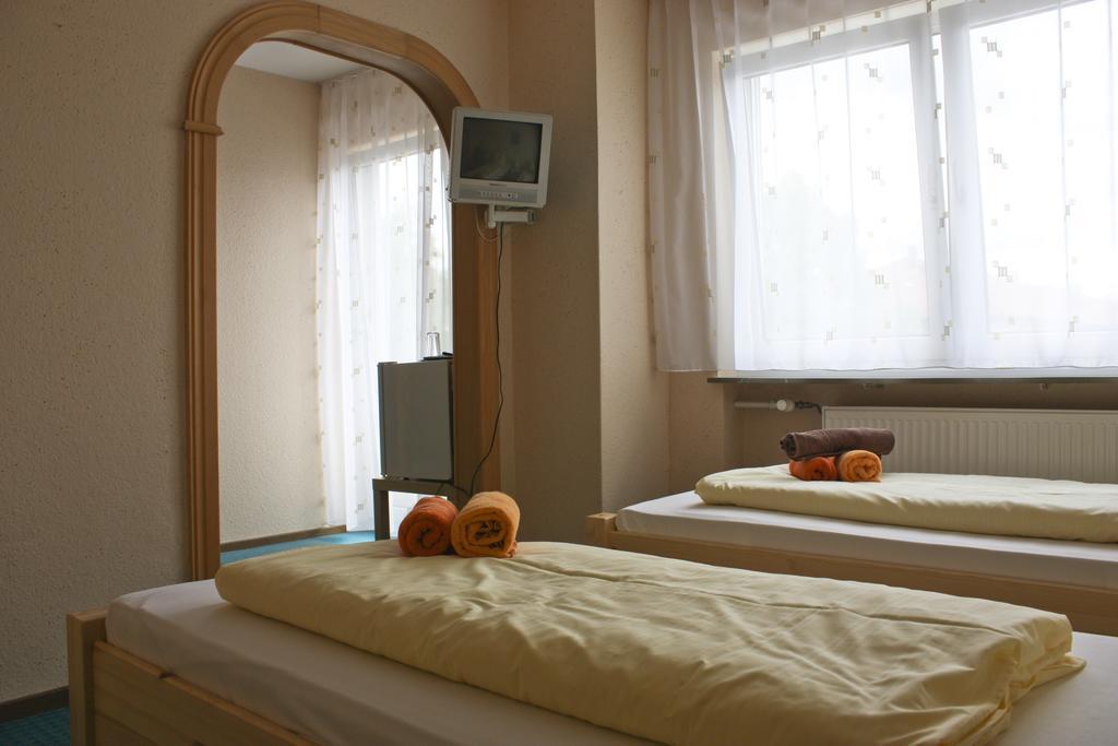 Gaestehaus Am Heuss-Platz Erlangen Room photo